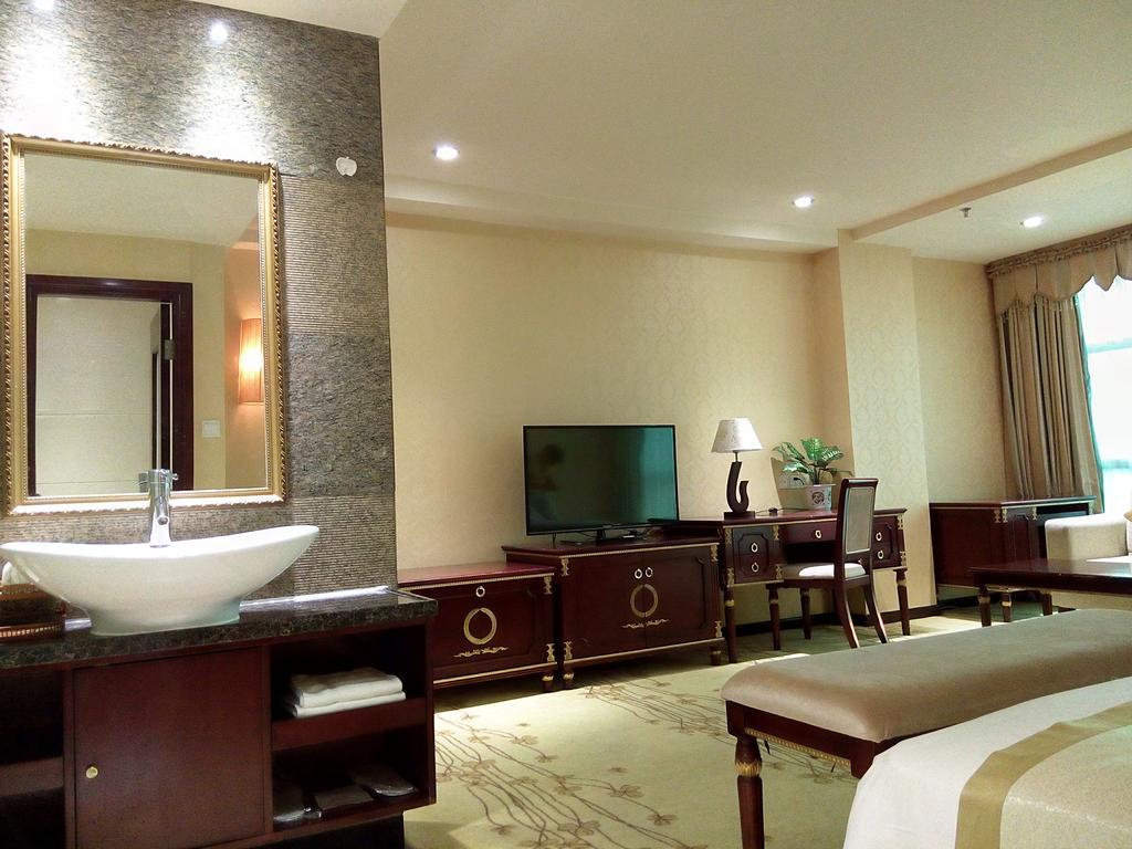 Guangzhou Li Gang Hotel Room photo