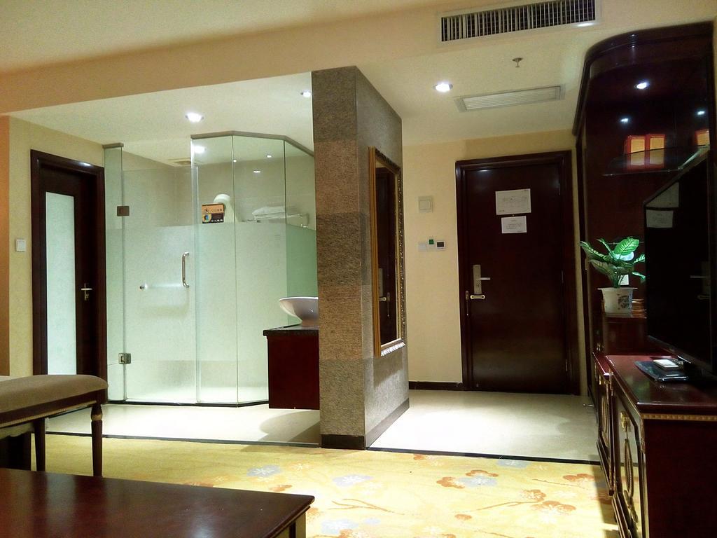 Guangzhou Li Gang Hotel Room photo